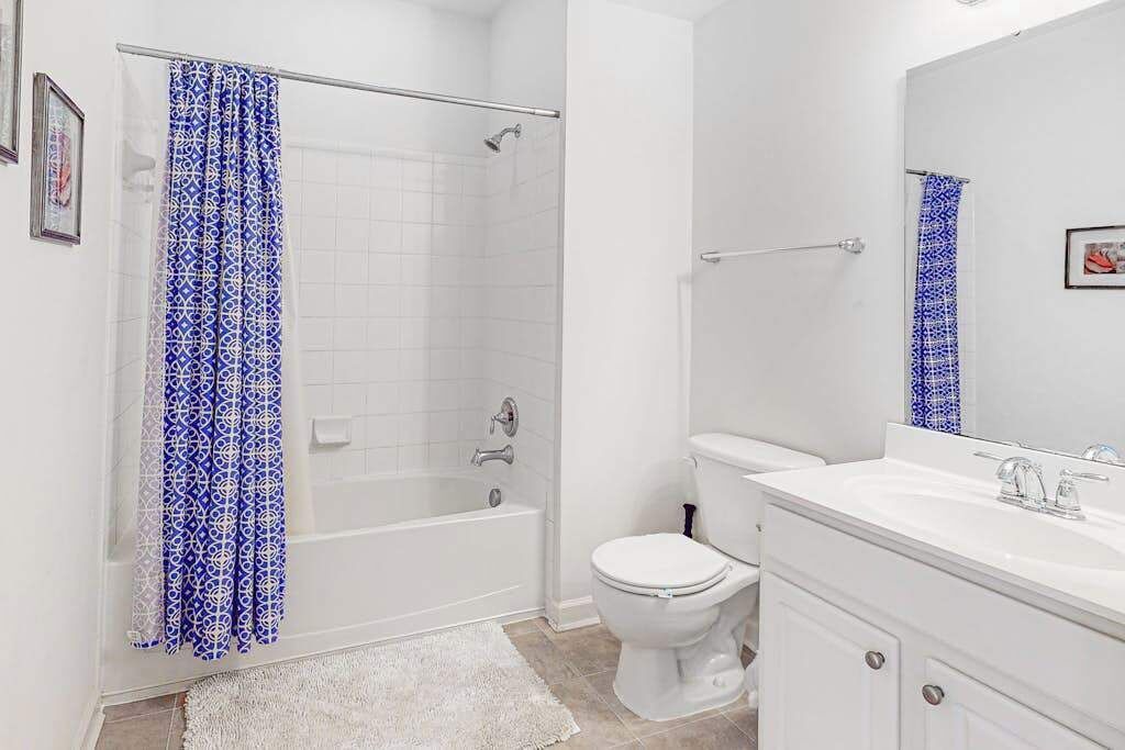 Photo of Bathroom in Sunset Island