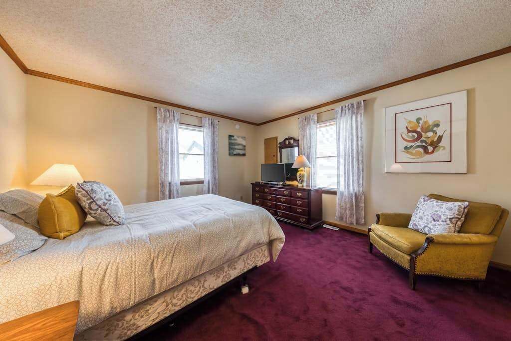 Photo of Bedroom in Caine Woods