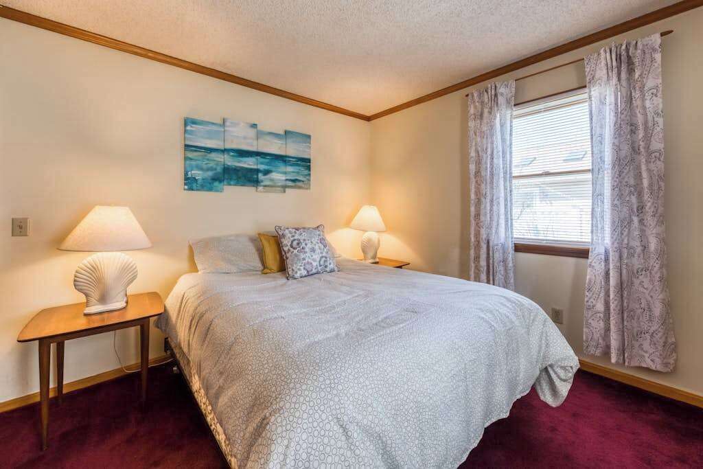 Photo of Bedroom in Caine Woods