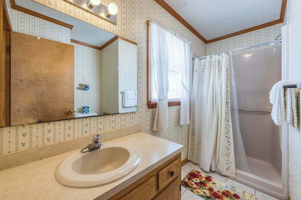 Photo of Bathroom in Caine Woods