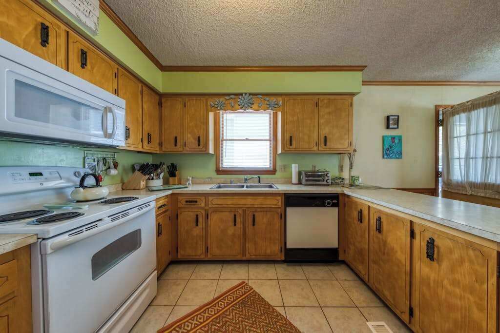Photo of Kitchen in Caine Woods