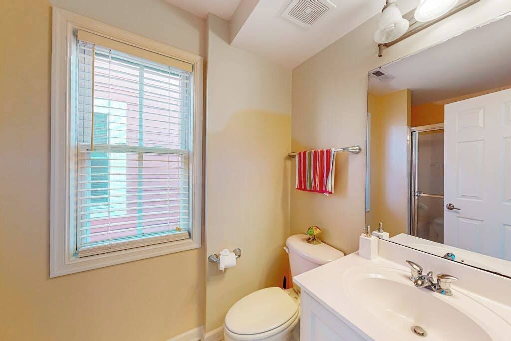 Photo of Bathroom in Sunset Island