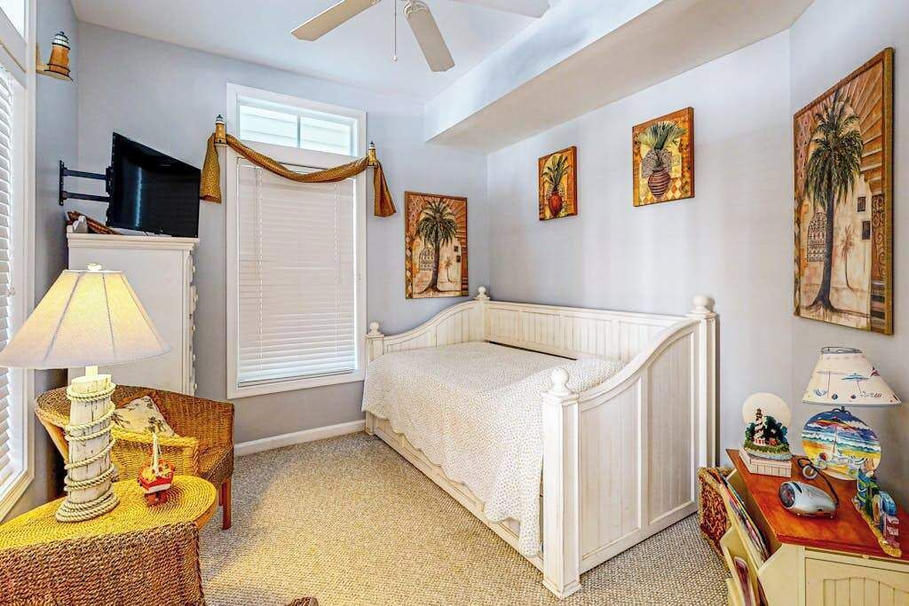 Photo of Bedroom in Sunset Island