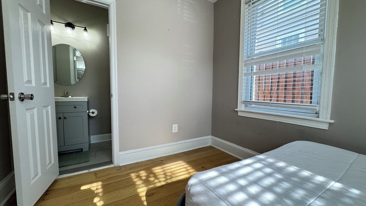 Photo of Bedroom in Anacostia