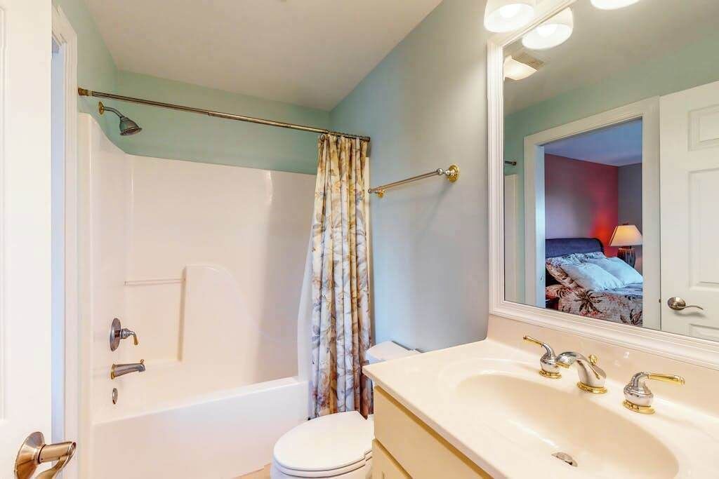 Photo of Bathroom in Fenwick Island