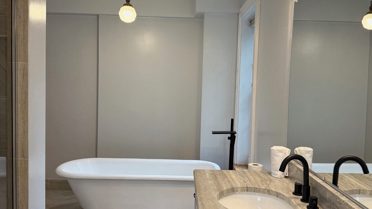 Photo of Bathroom in Downtown Baltimore