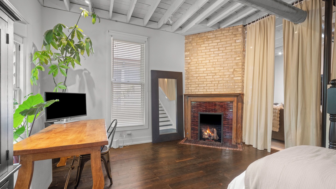 Photo of Bedroom in Evanston