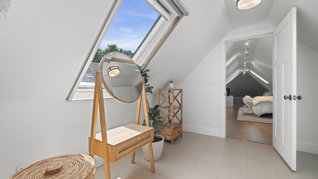 Photo of Bedroom in Evanston