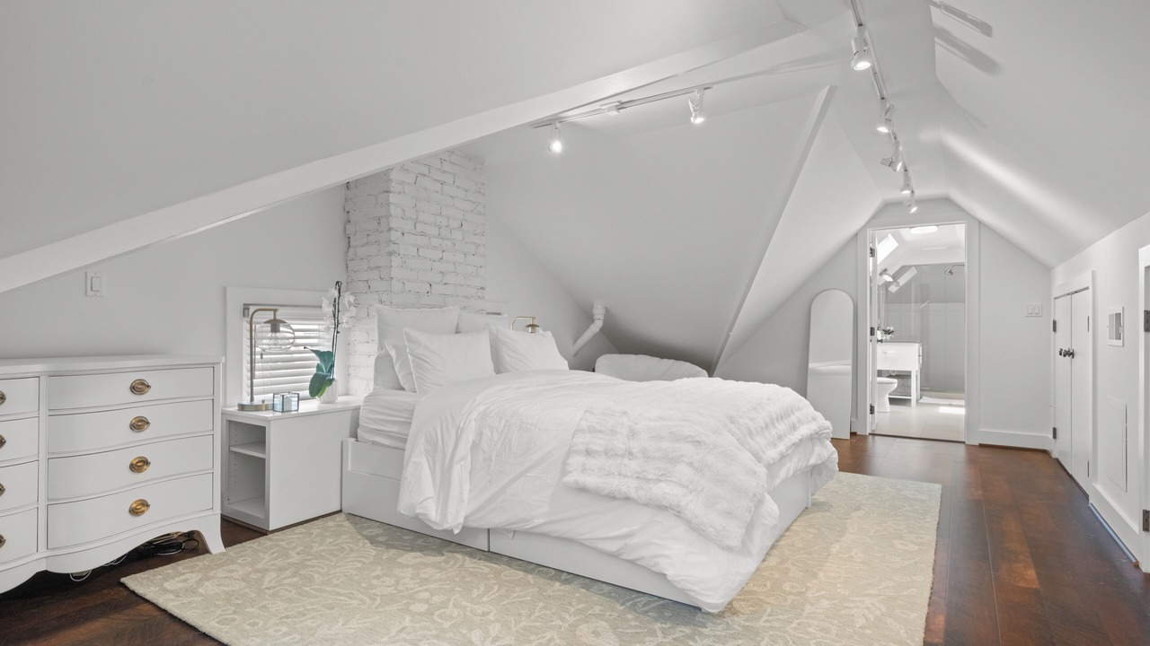 Photo of Bedroom in Evanston