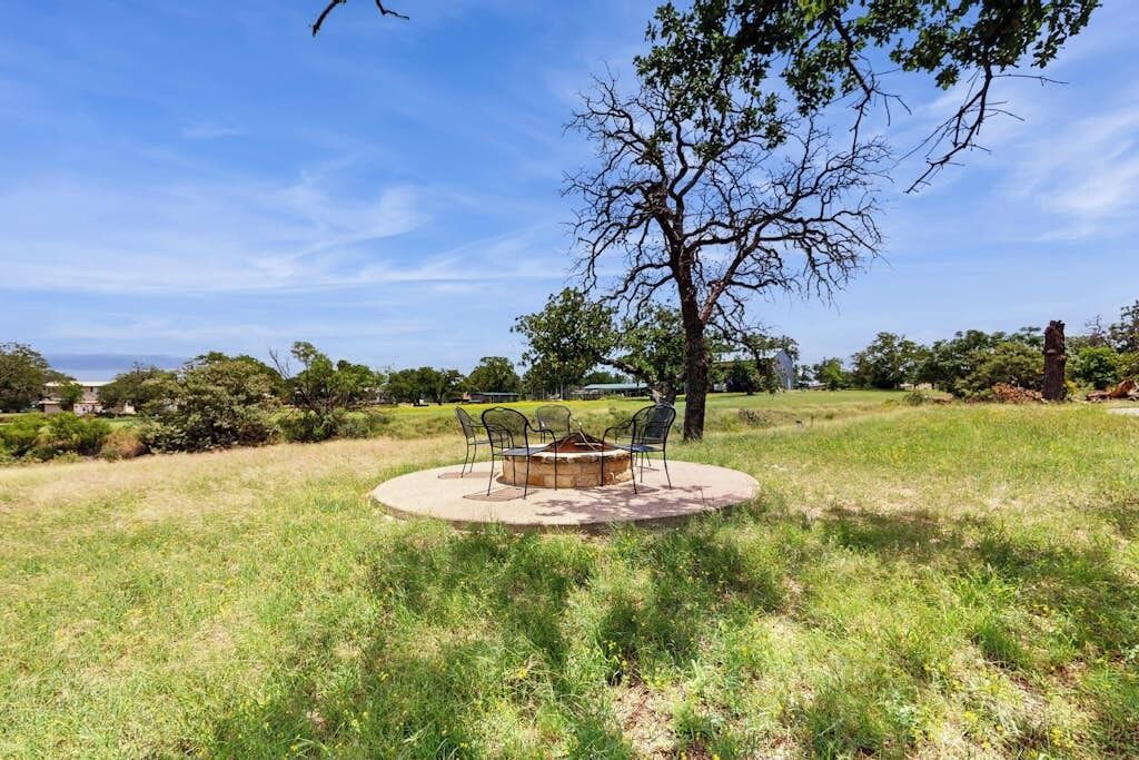 Photo of Outdoor in Buchanan Dam