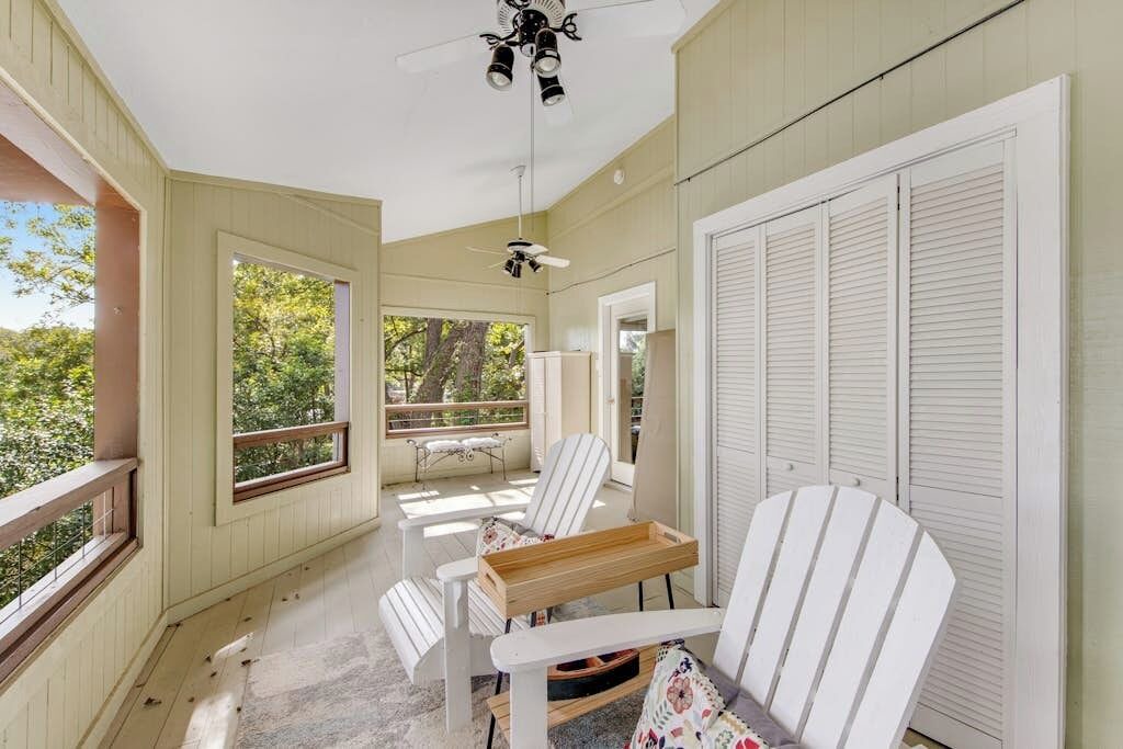 Photo of Patio Balcony in Buchanan Dam