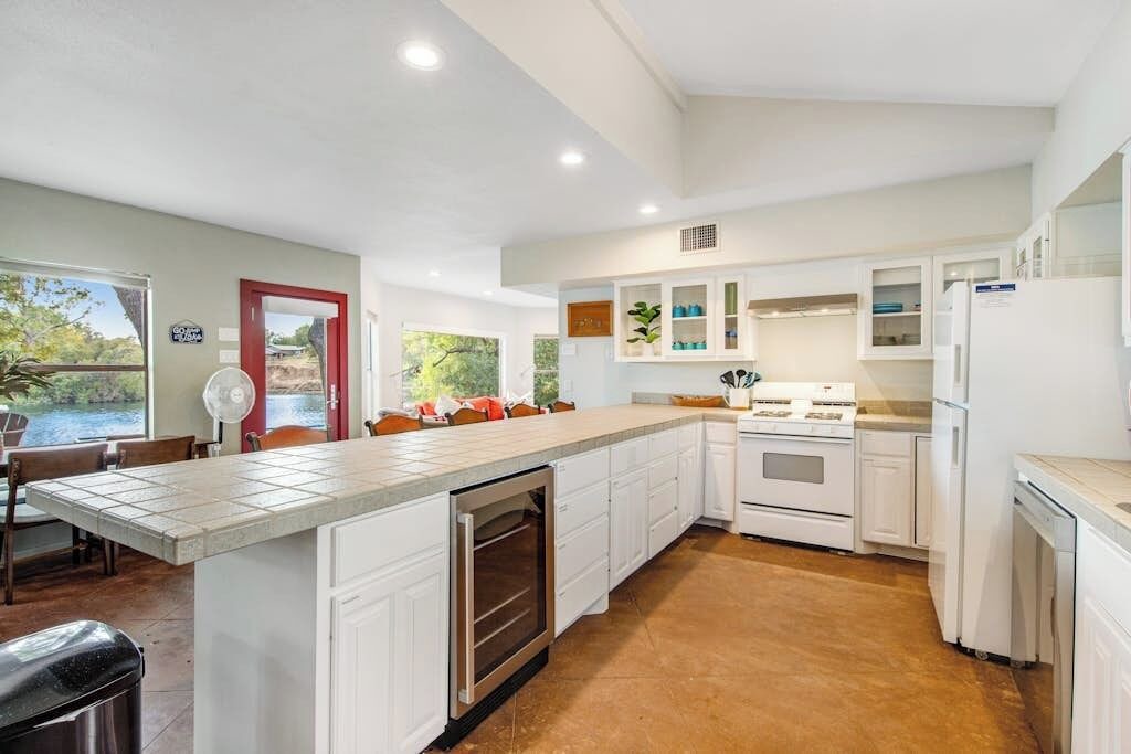 Photo of Kitchen in Buchanan Dam