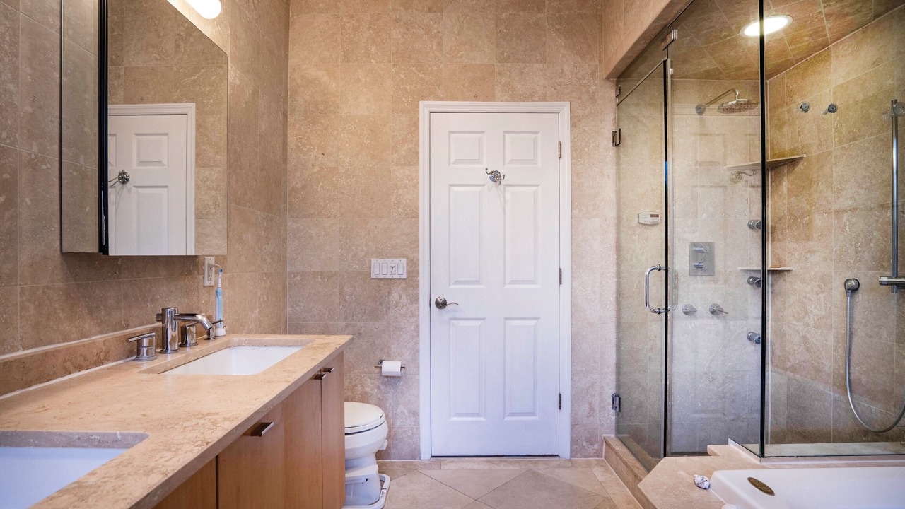 Photo of Bathroom in Union City