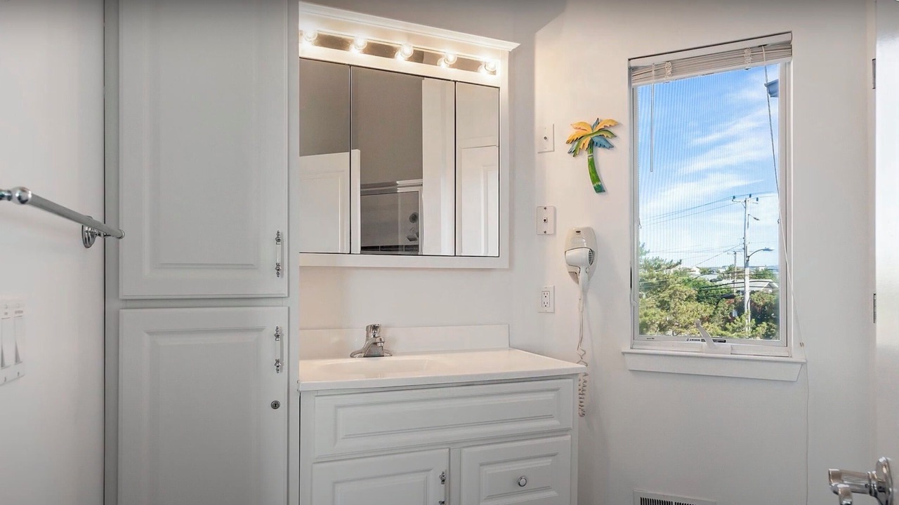 Photo of Bathroom in Loveladies