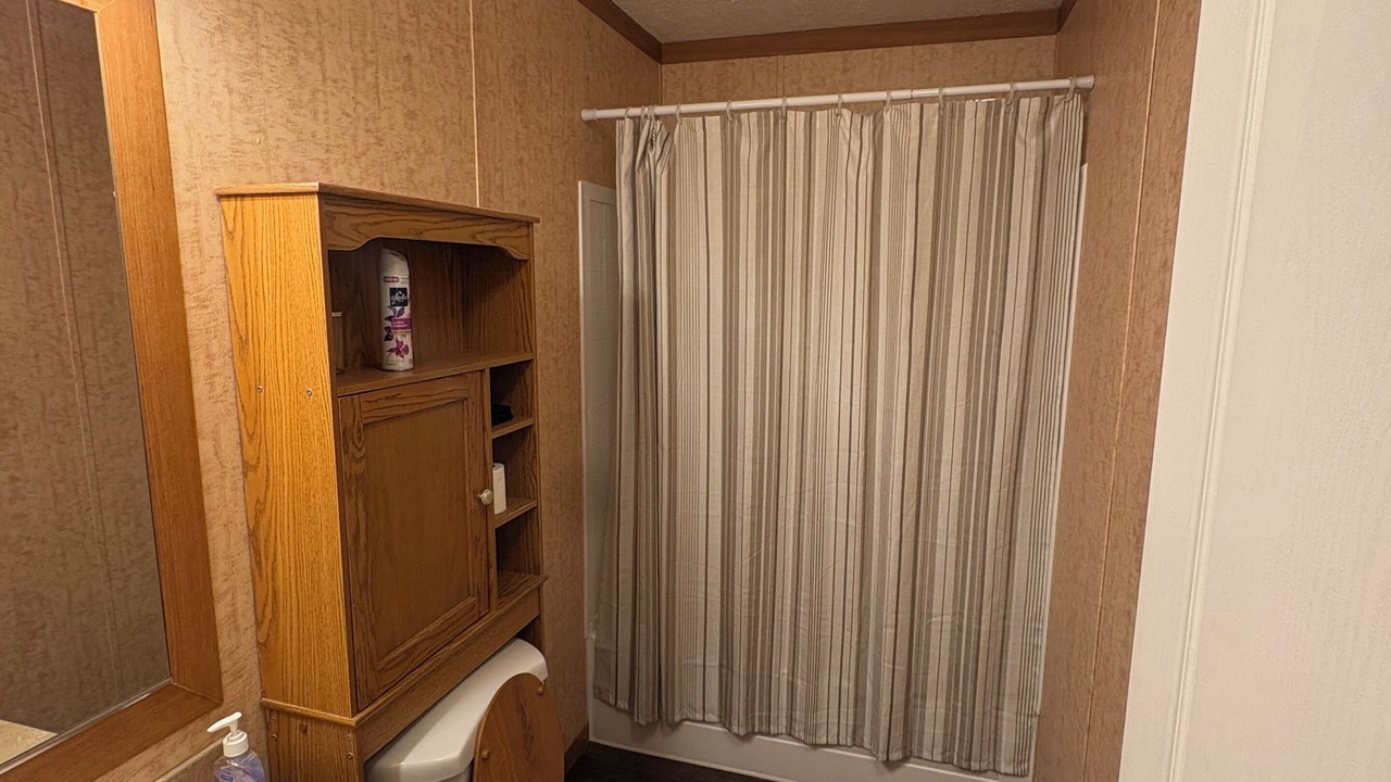 Photo of Bathroom in Mannford