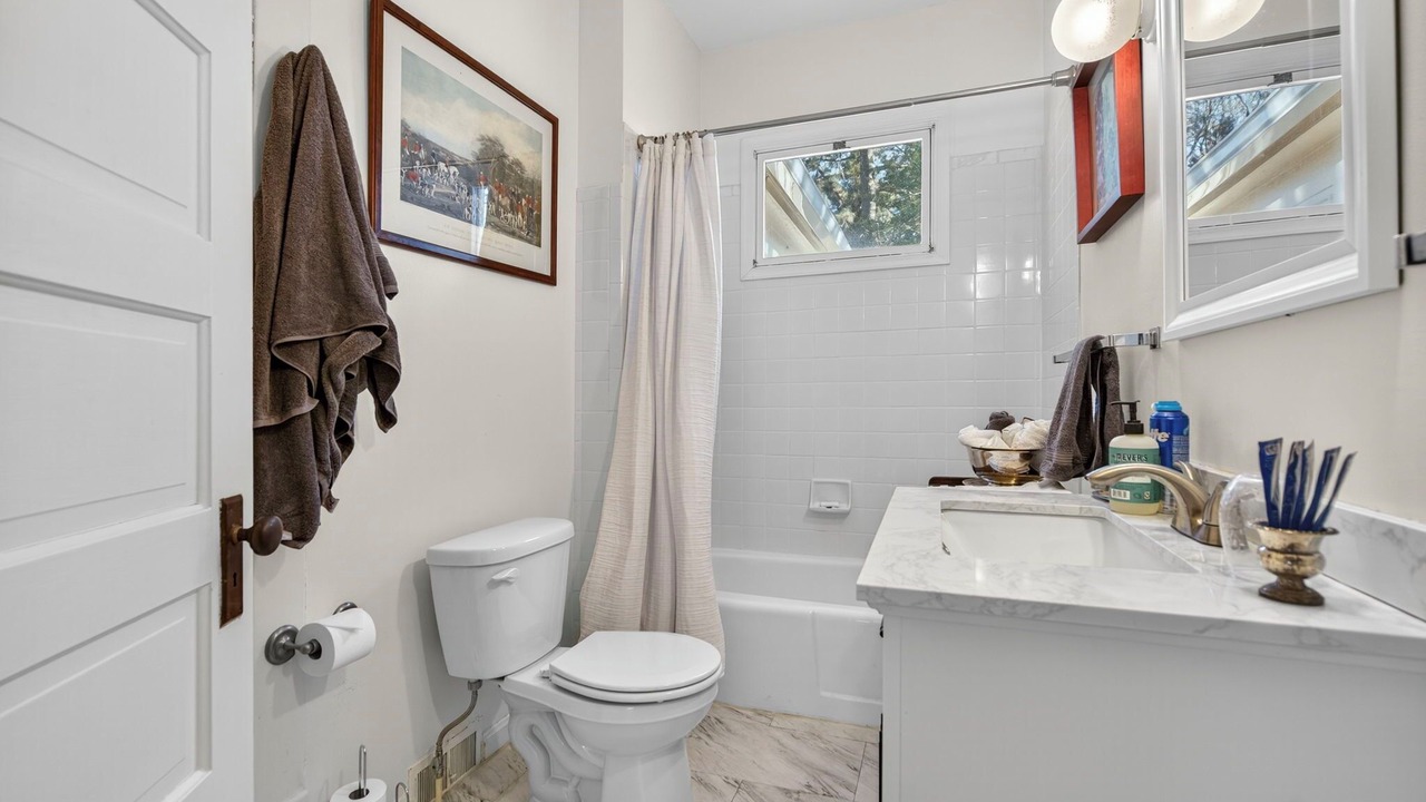 Photo of Bathroom in Marshall