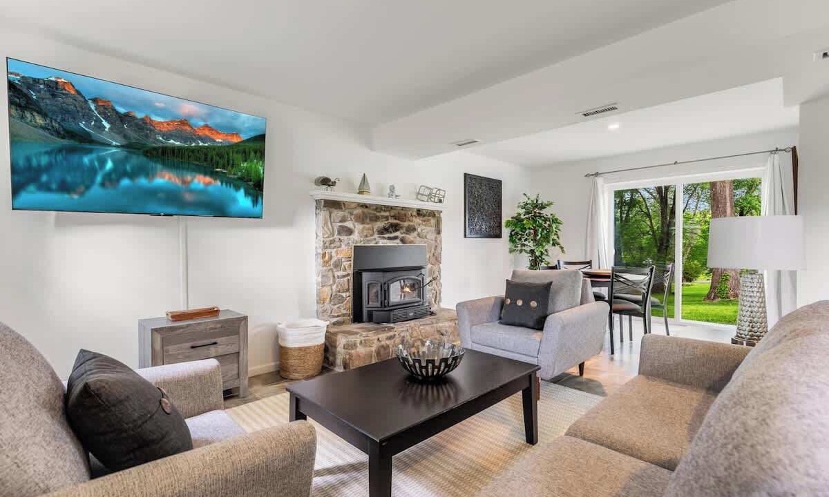 Photo of Livingroom in Leesburg