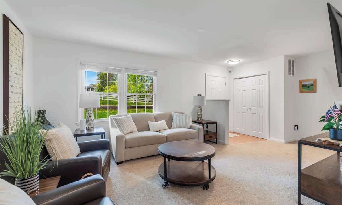Photo of Livingroom in Leesburg