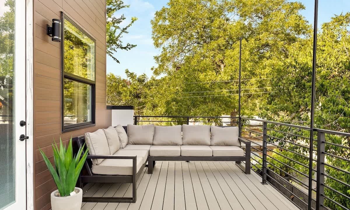 Photo of Patio Balcony in South Lamar