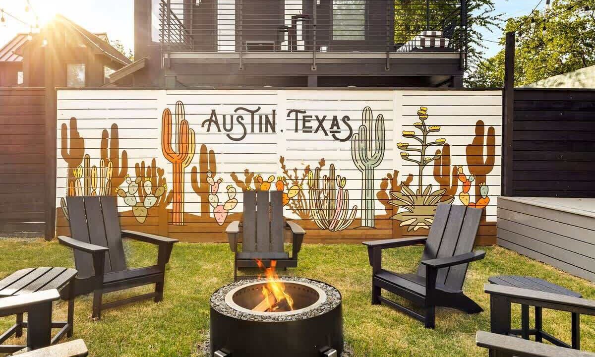 Photo of Outdoor in South Lamar