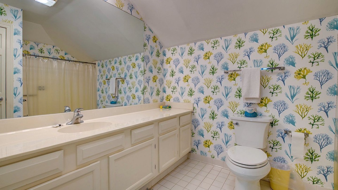 Photo of Bathroom in Debordieu Colony