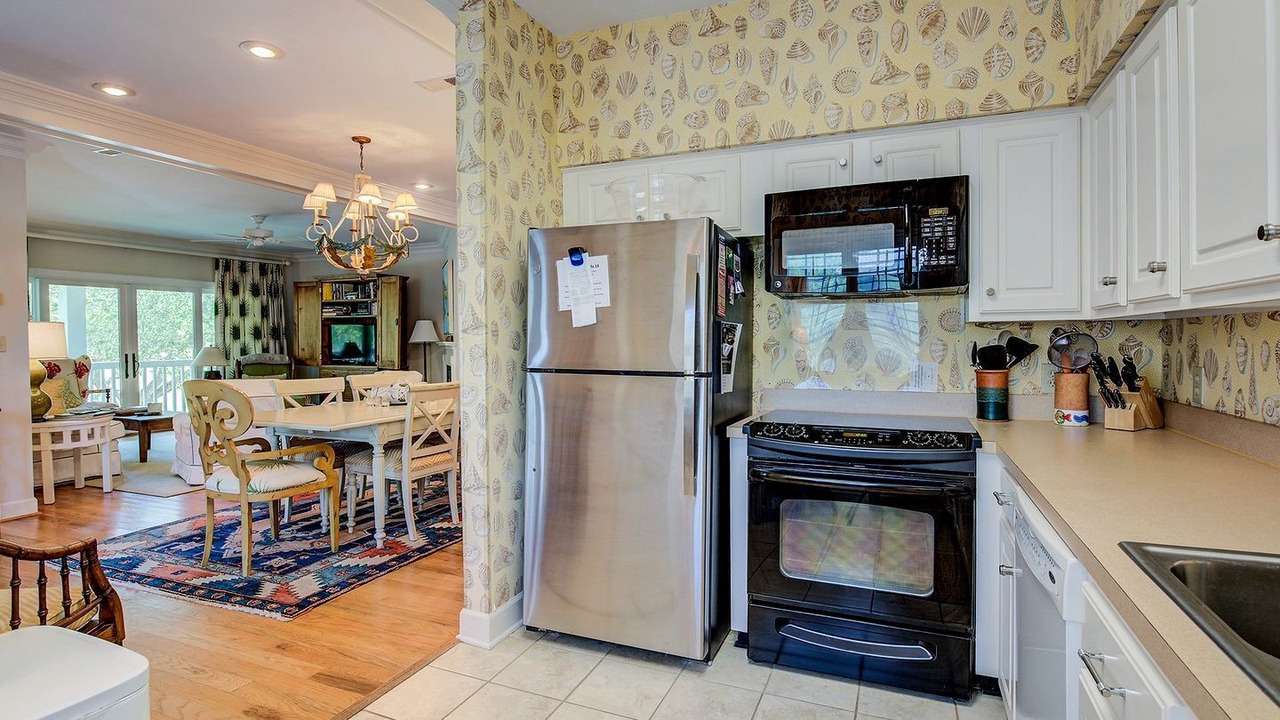 Photo of Kitchen in Debordieu Colony