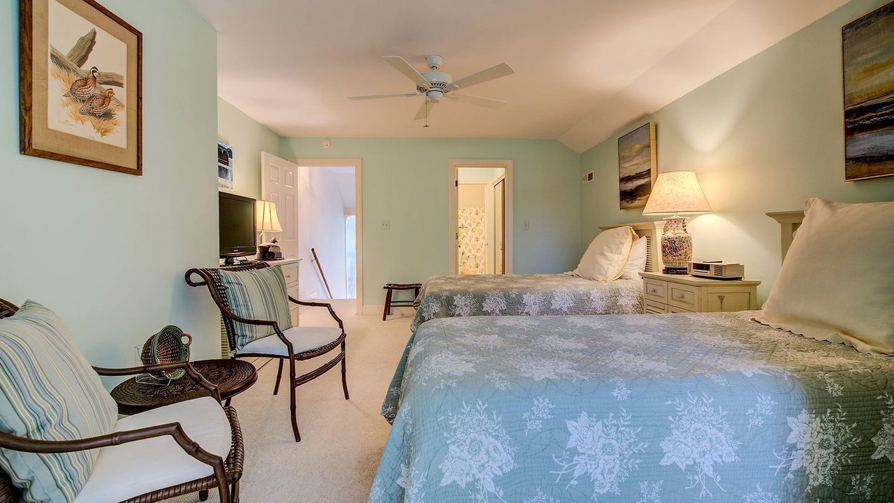 Photo of Bedroom in Debordieu Colony