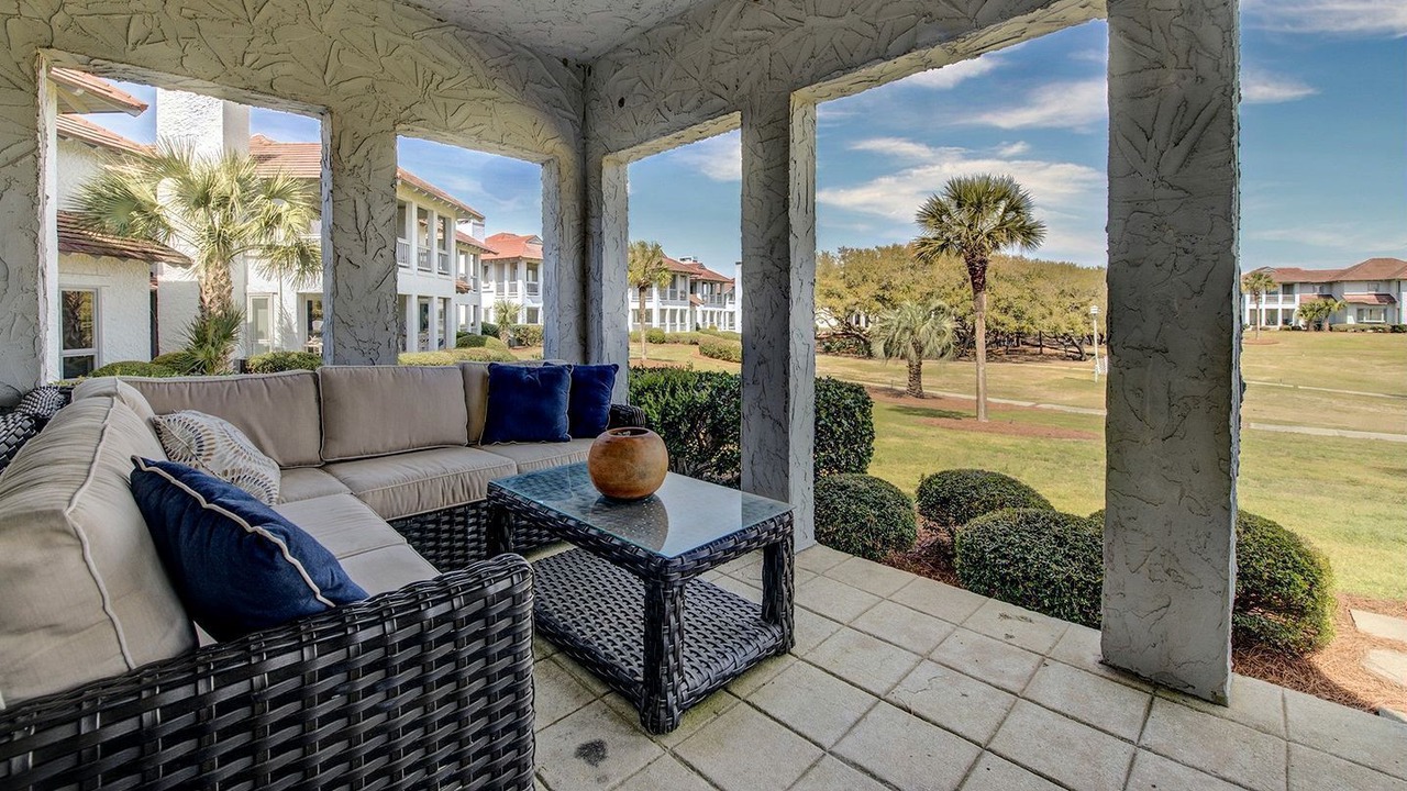 Photo of Patio Balcony in Debordieu Colony