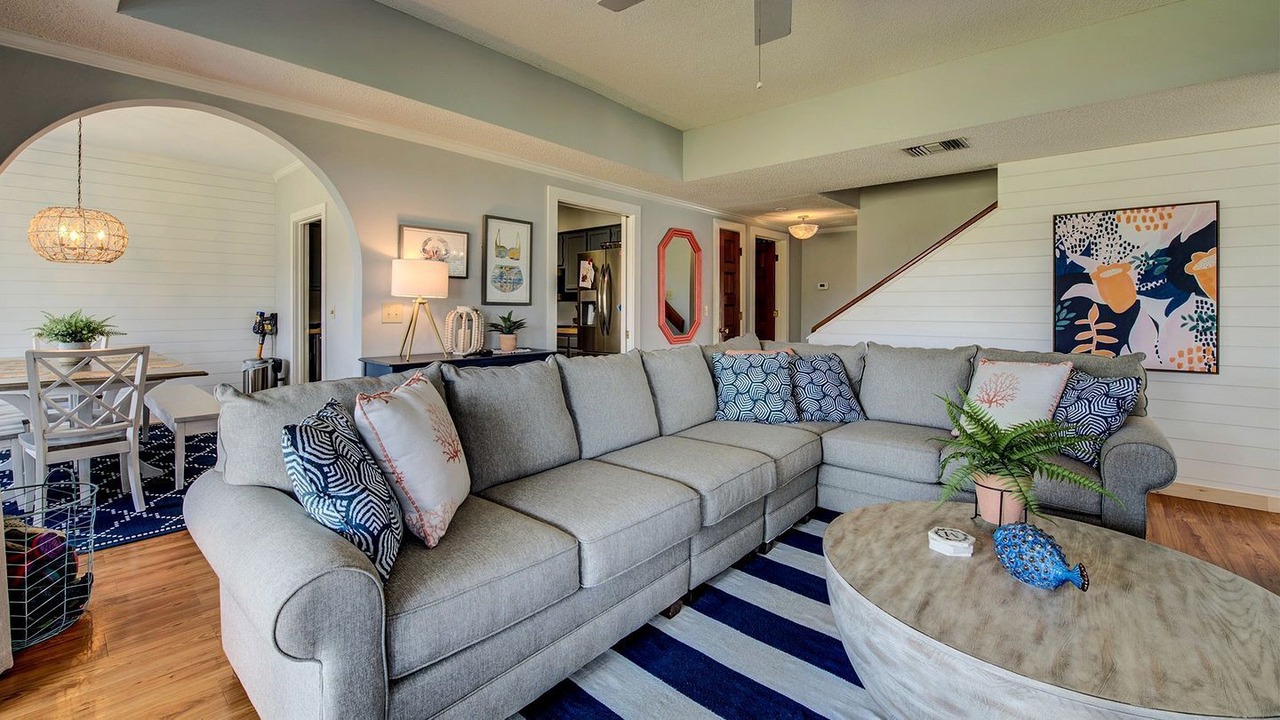 Photo of Livingroom in Debordieu Colony