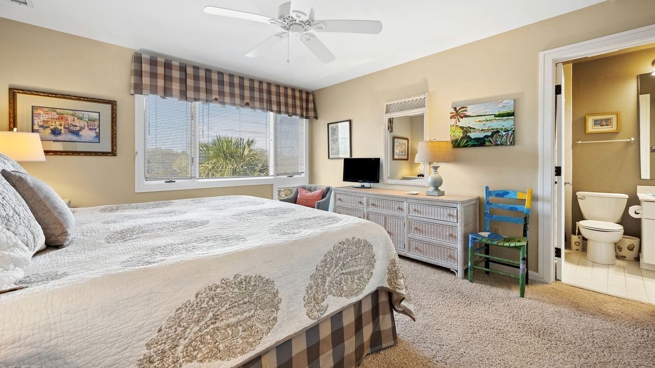 Photo of Bedroom in Debordieu Colony