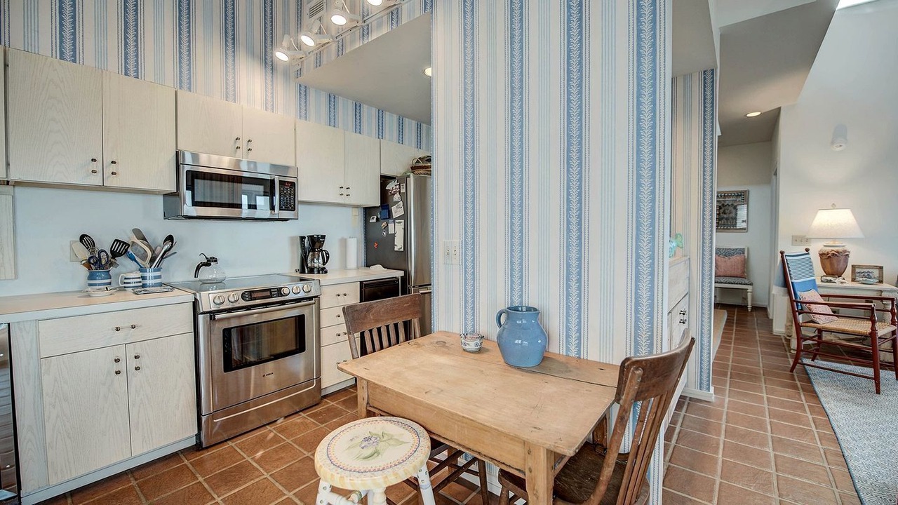 Photo of Kitchen in Debordieu Colony
