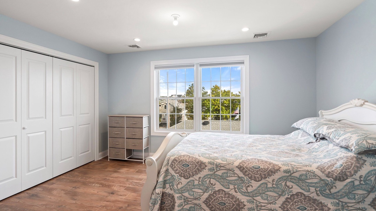 Photo of Bedroom in Ortley Beach
