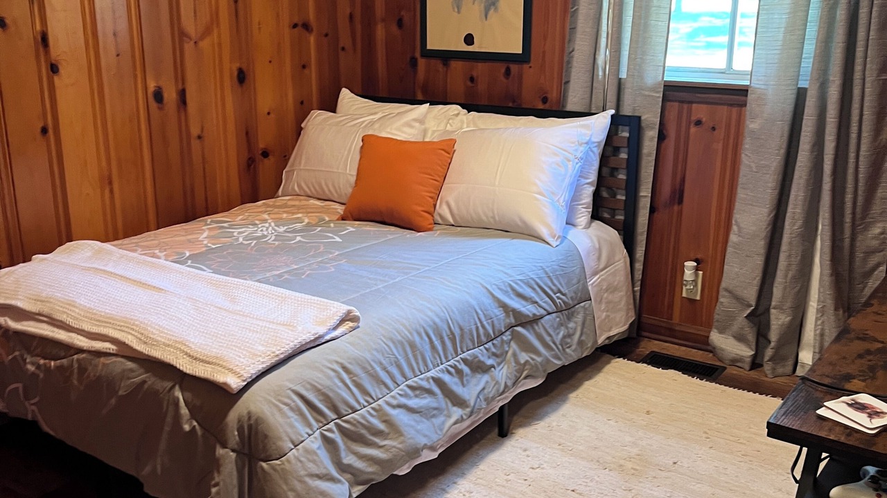 Photo of Bedroom in Gallatin