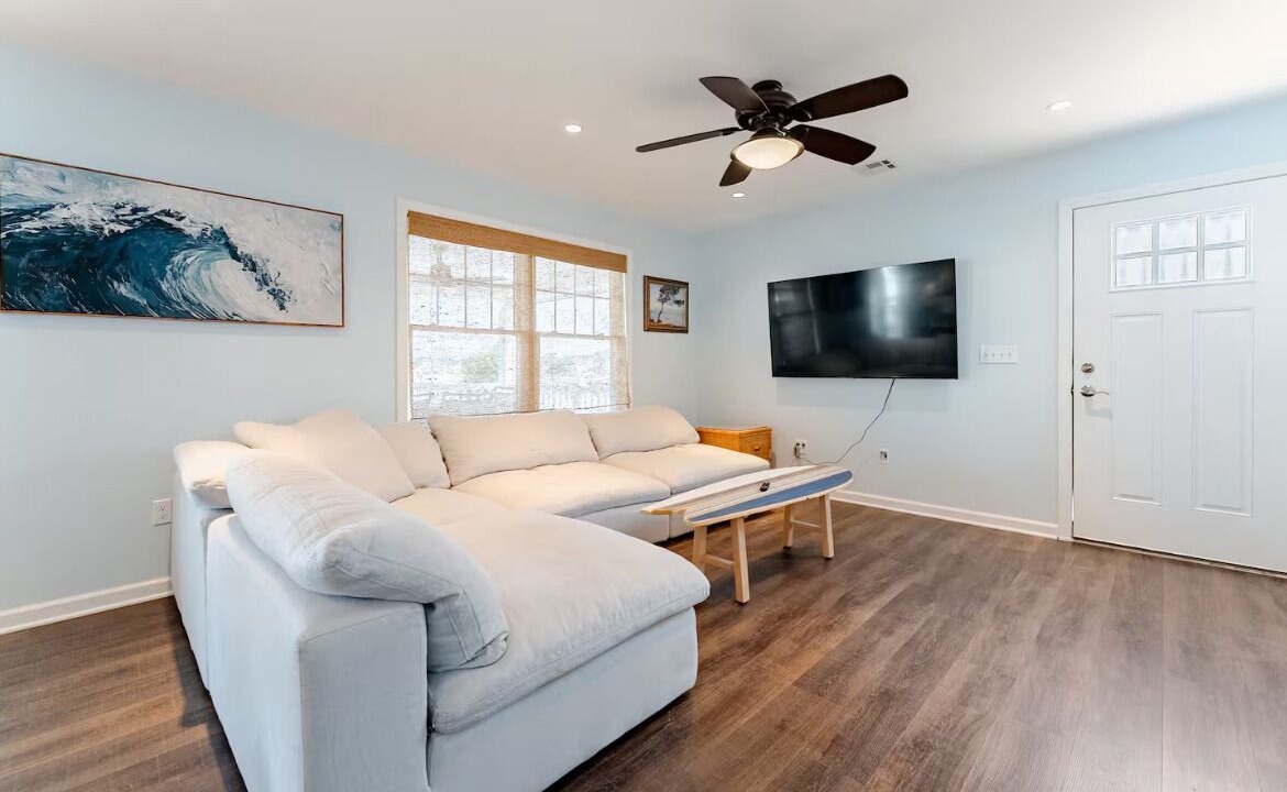Photo of Livingroom in Beach Haven West
