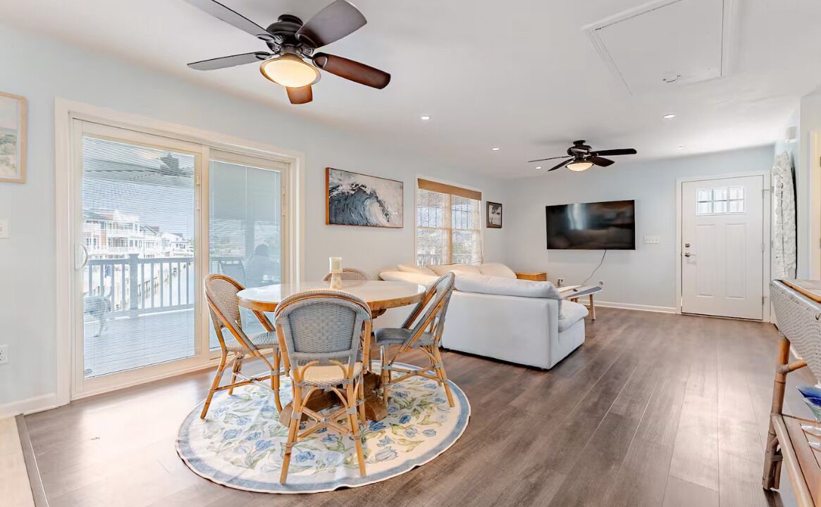 Photo of Livingroom in Beach Haven West