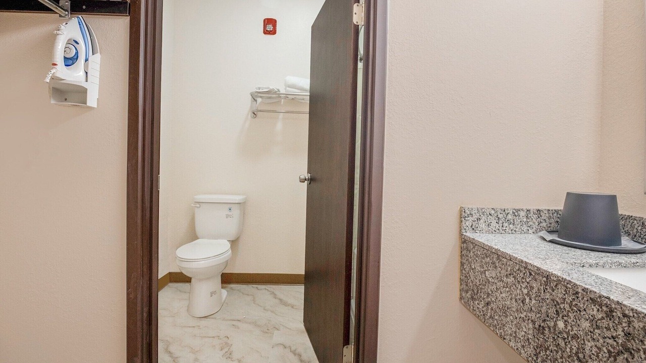 Photo of Bathroom in Adairsville