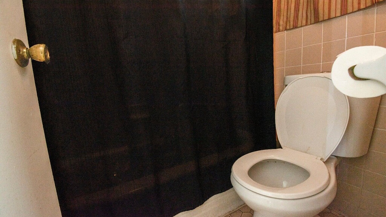 Photo of Bathroom in Calhoun