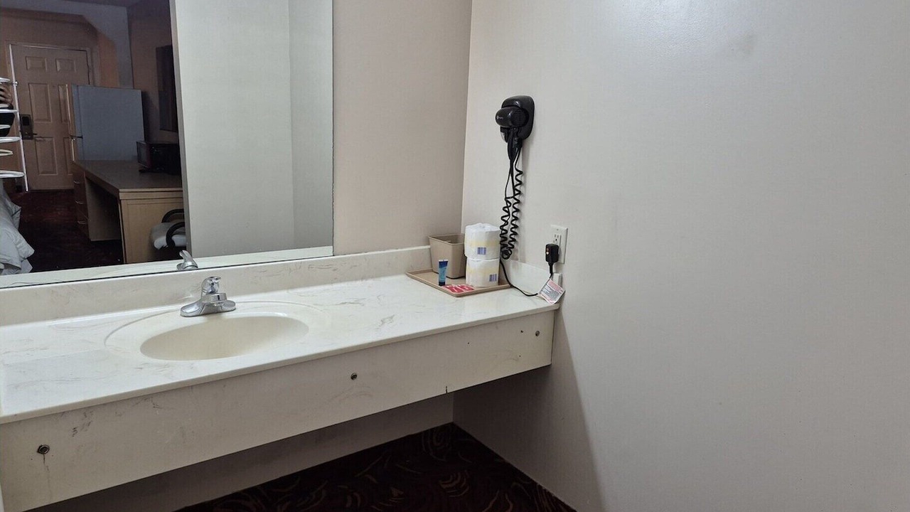 Photo of Bathroom in Chickamauga