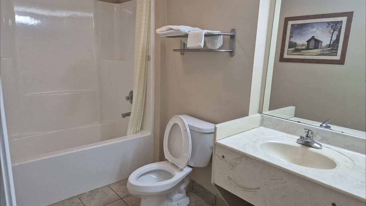 Photo of Bathroom in Chickamauga