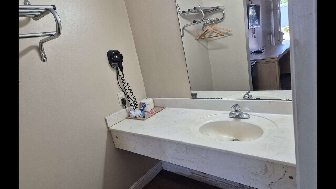 Photo of Bathroom in Chickamauga