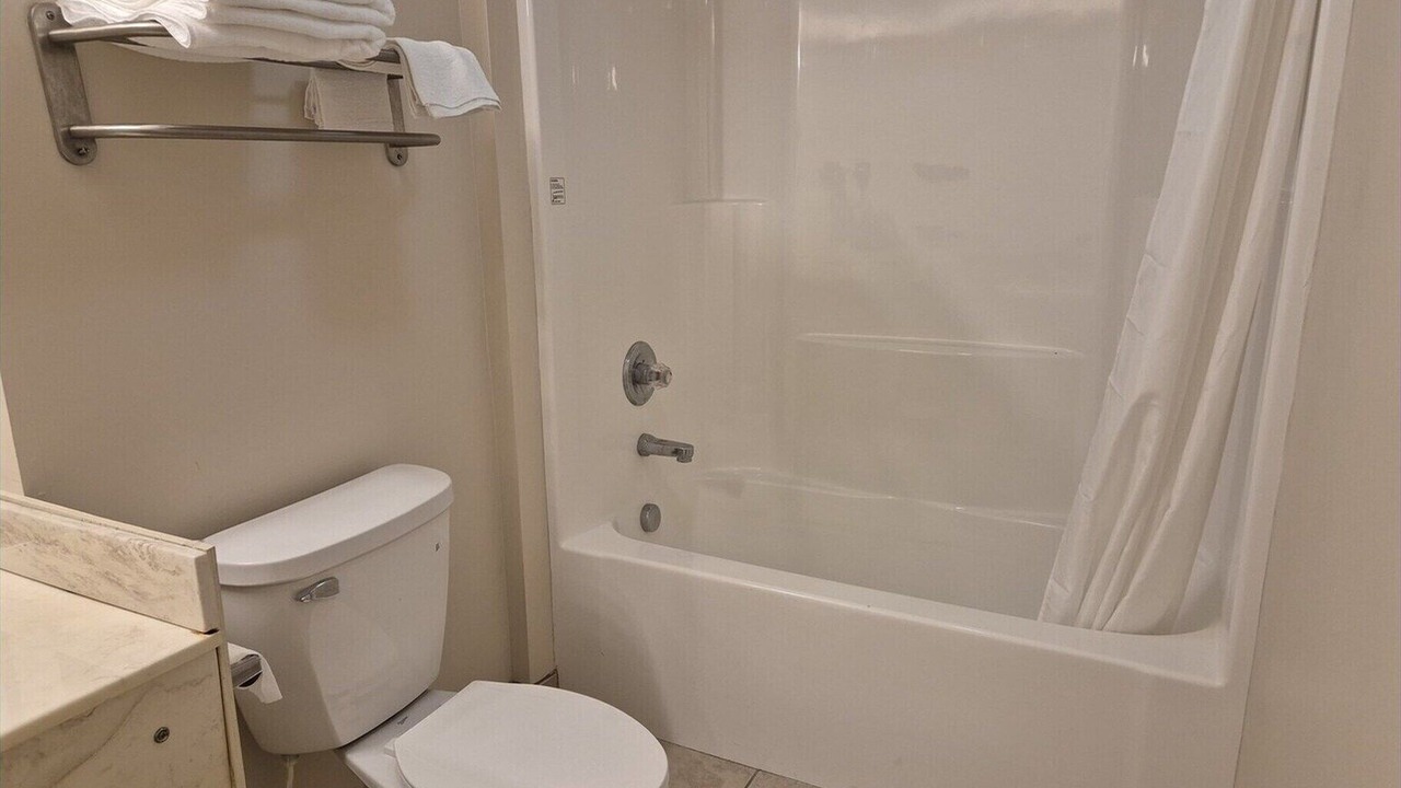 Photo of Bathroom in Chickamauga