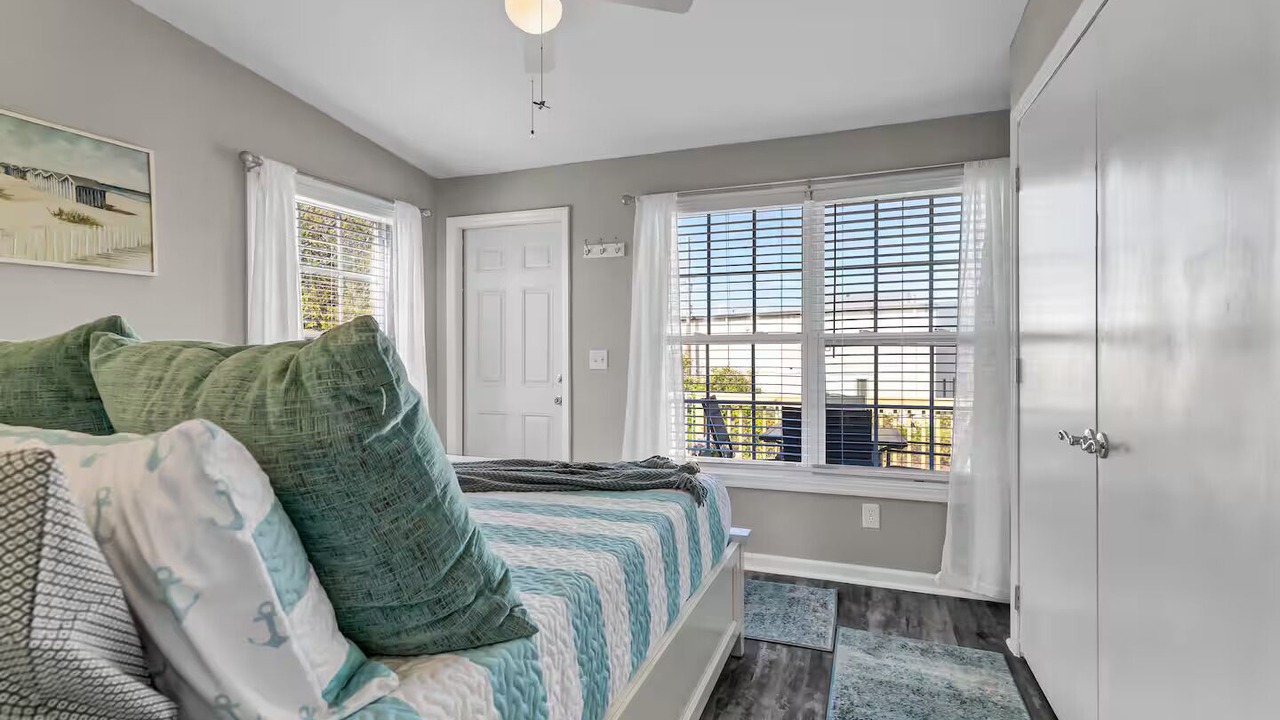Photo of Bedroom in McCutcheon Field