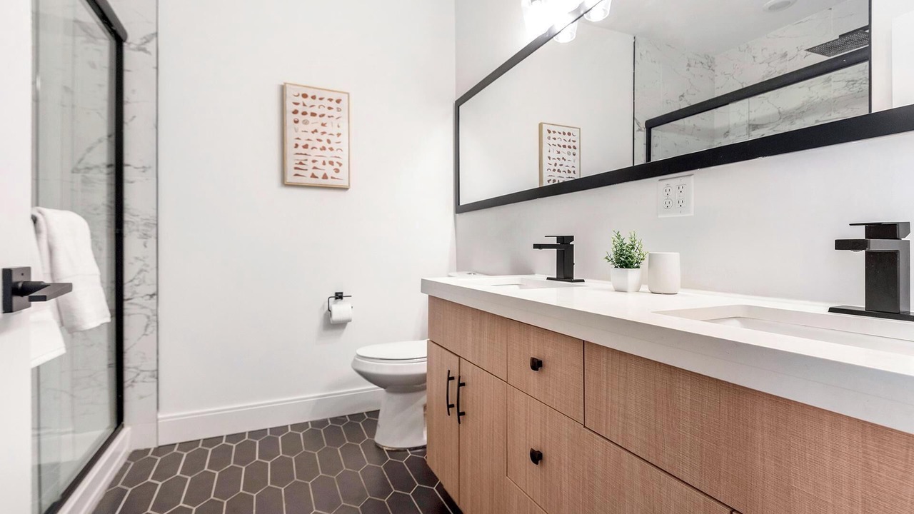 Photo of Bathroom in DeBaliviere Place