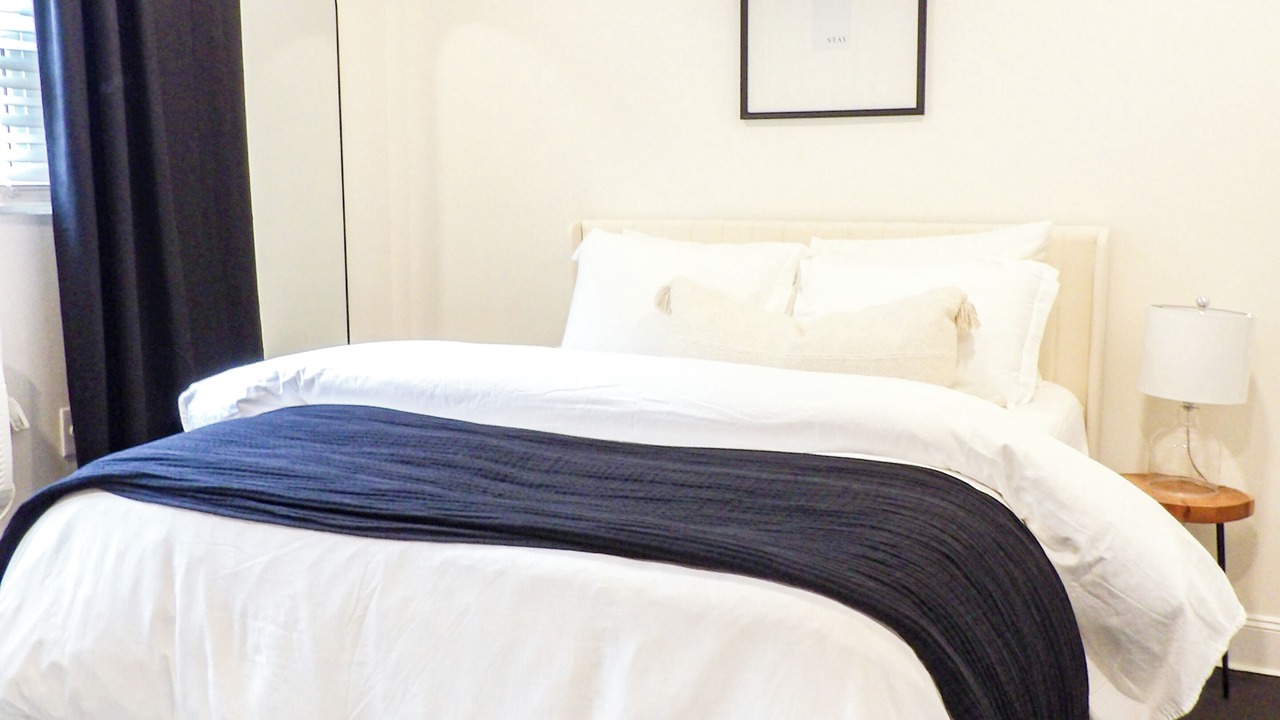 Photo of Bedroom in Randall Manor