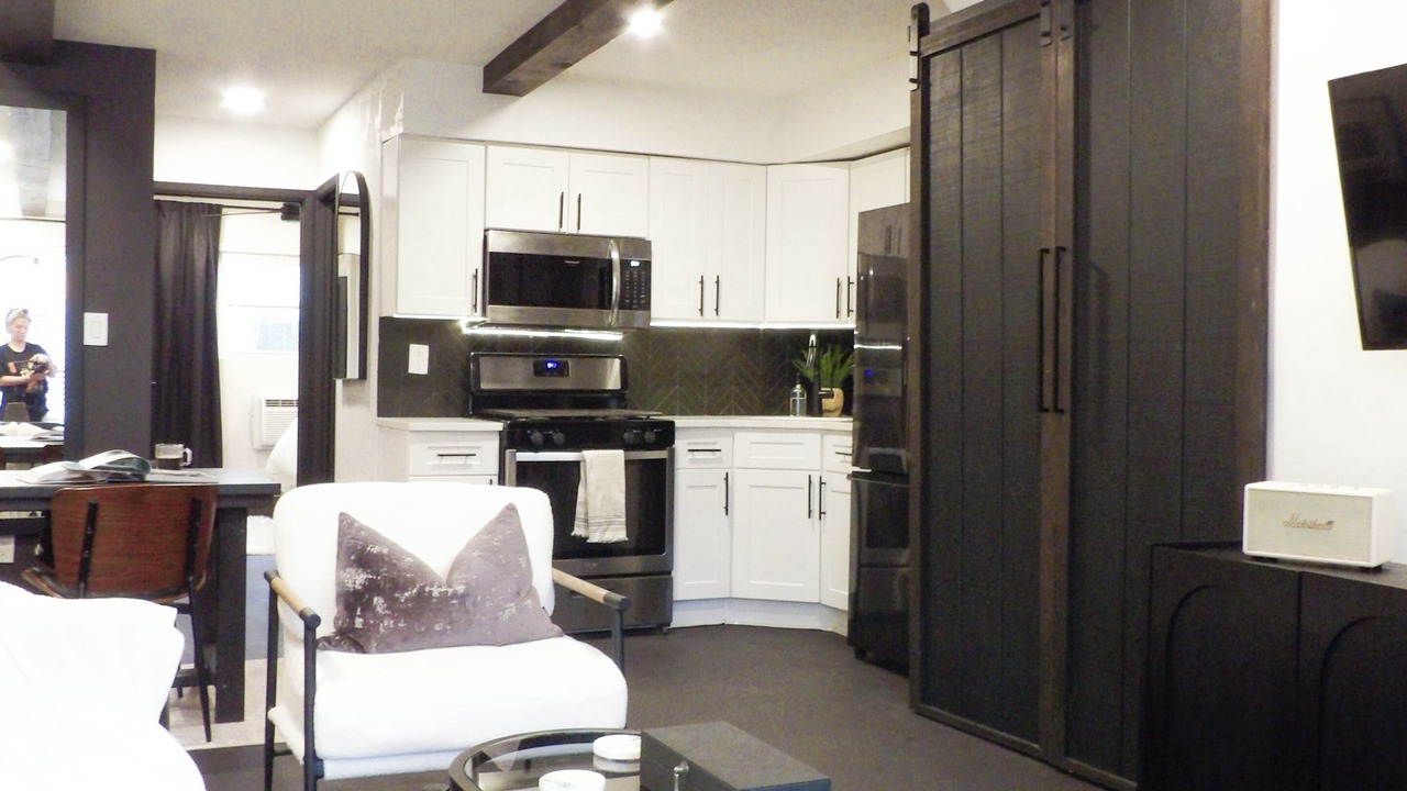 Photo of Livingroom in Randall Manor
