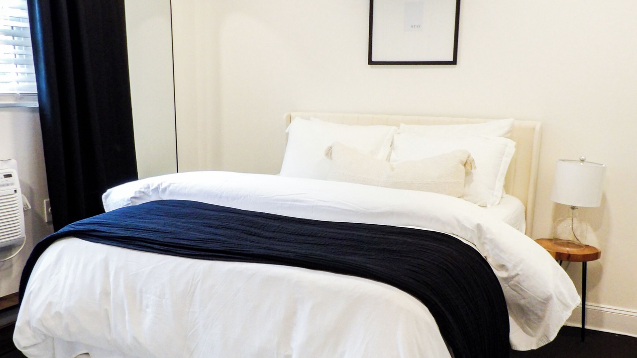 Photo of Bedroom in Randall Manor