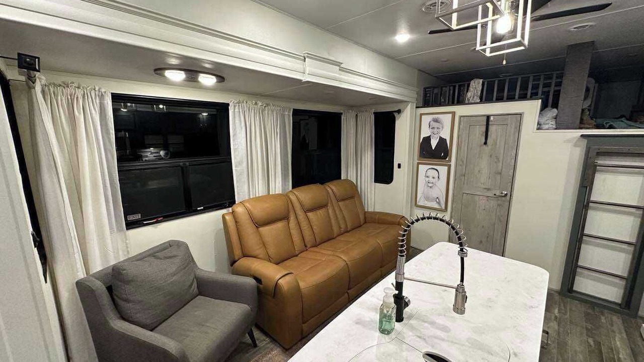 Photo of Livingroom in Gadsden