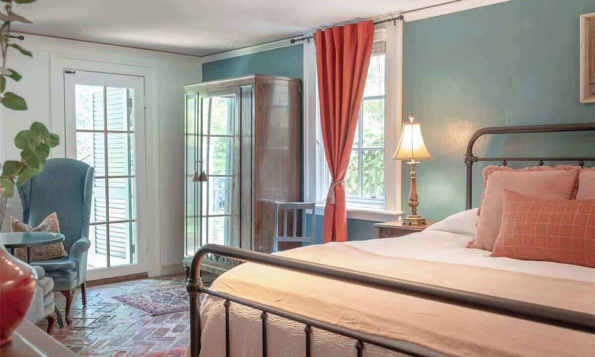 Photo of Bedroom in North Downtown