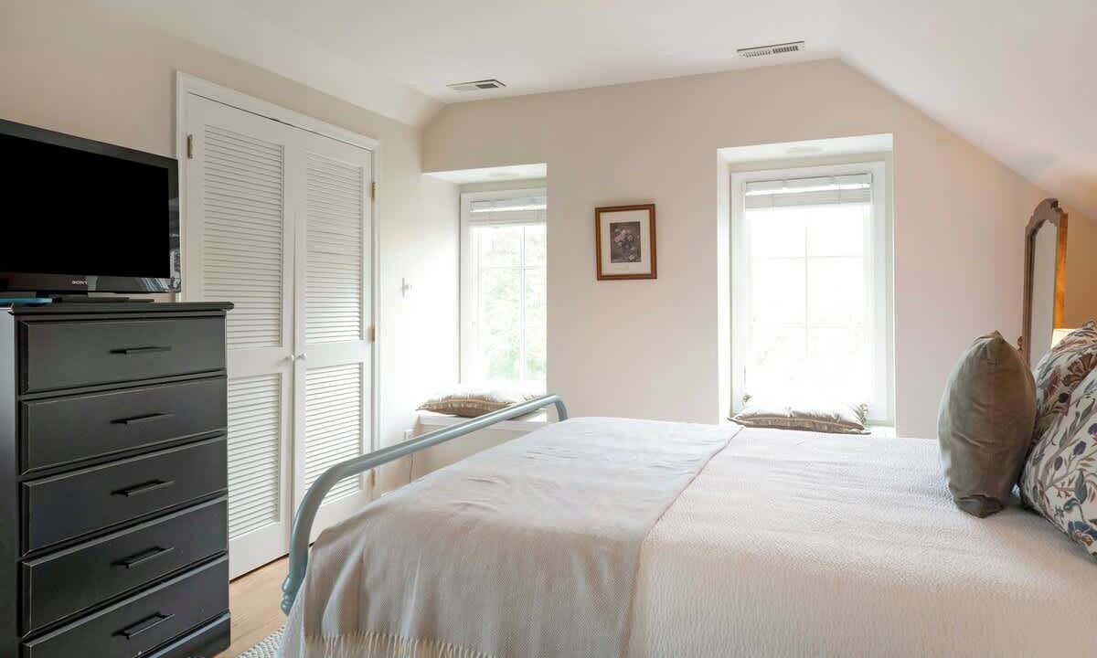 Photo of Bedroom in North Downtown
