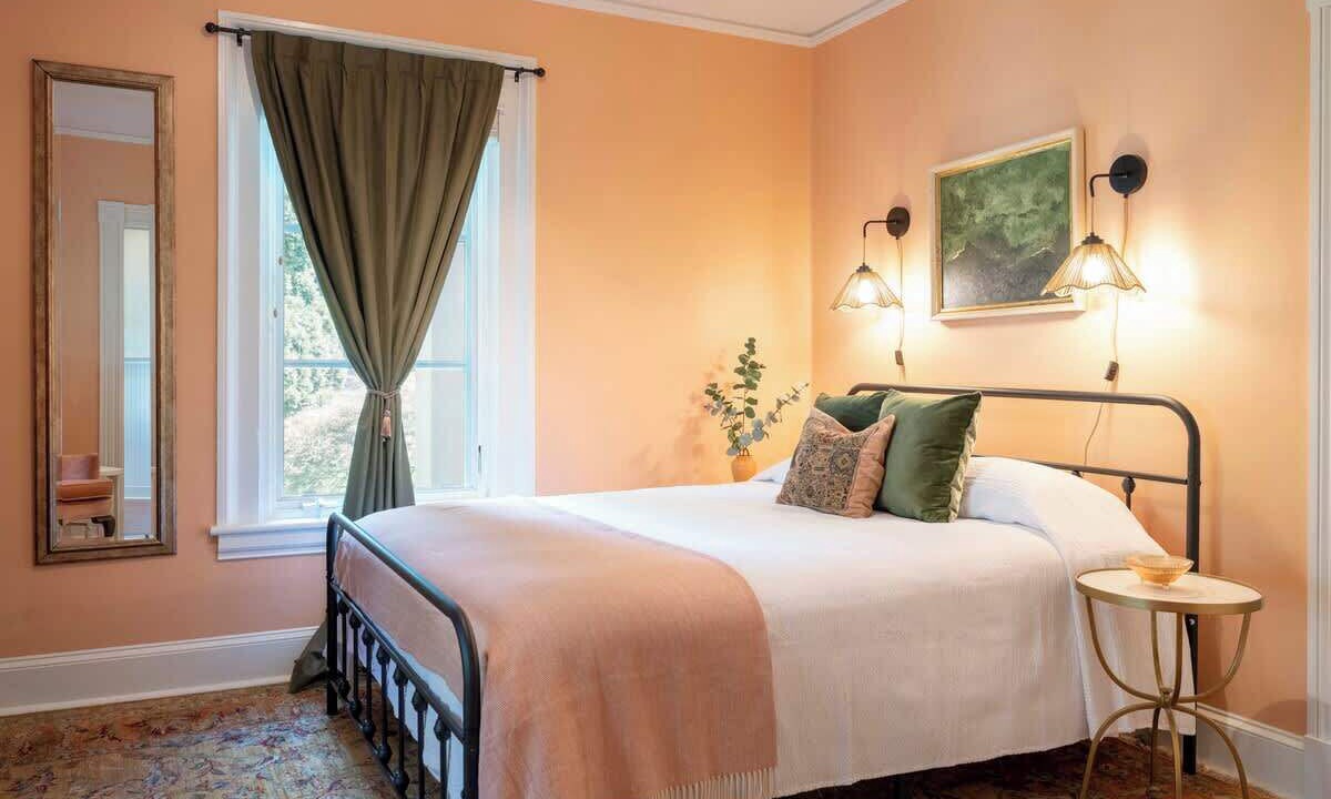 Photo of Bedroom in North Downtown